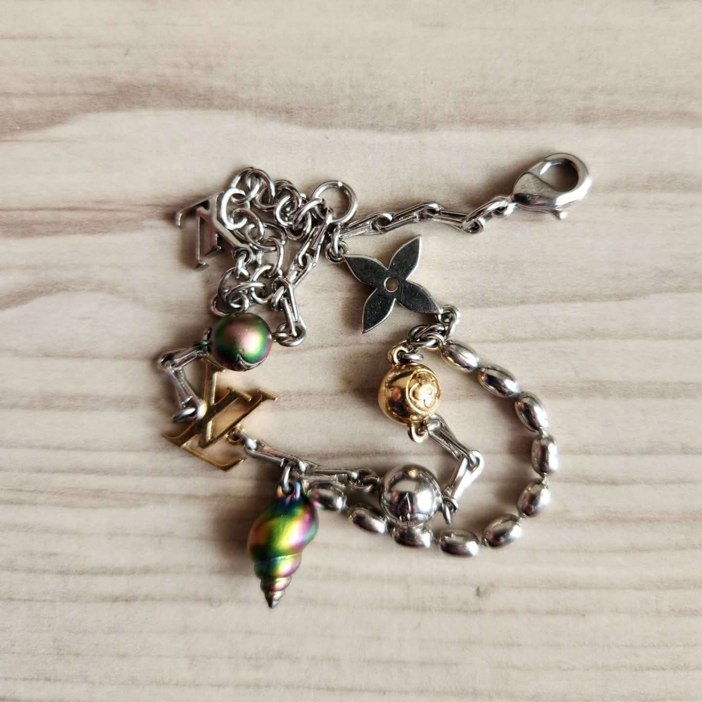 Louis Vuitton naramek