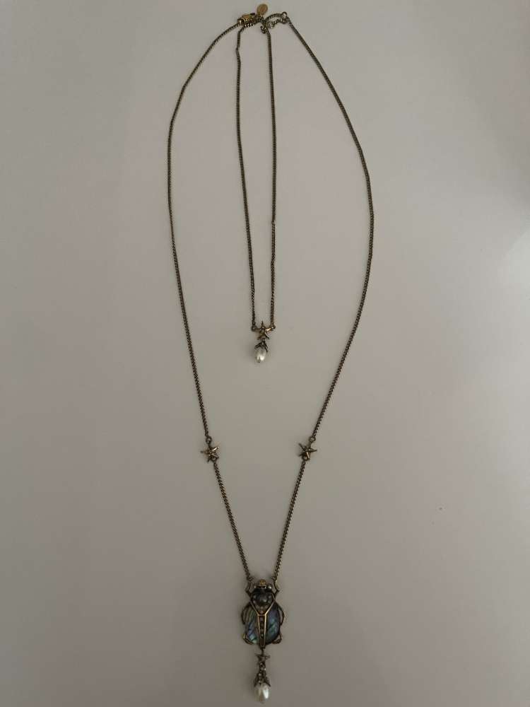 Nahrdelník Alexandra McQueena