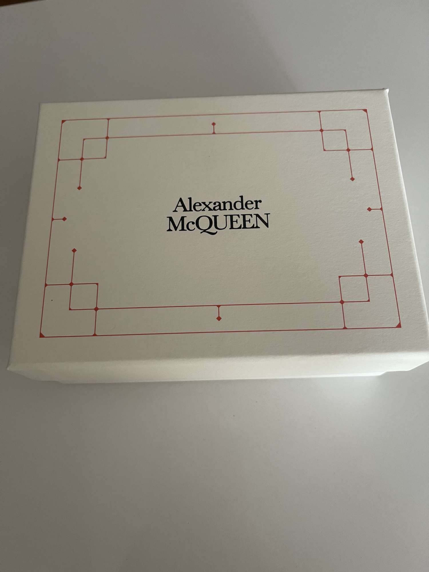 Nahrdelník Alexandra McQueena