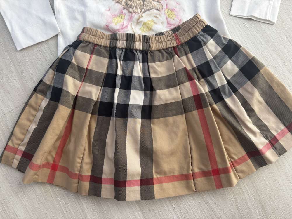 Burberry sukna