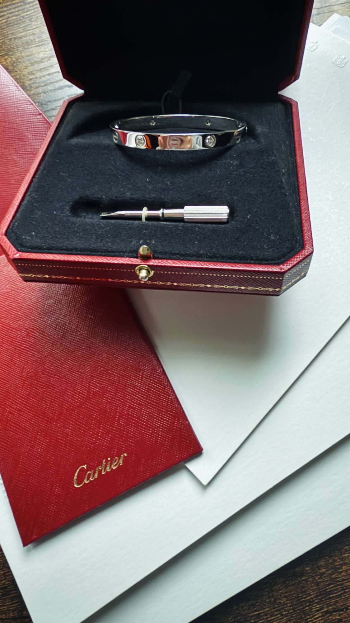 Náramok Cartier Love z bieleho zlata so 4 diamantmi, veľkosť 16