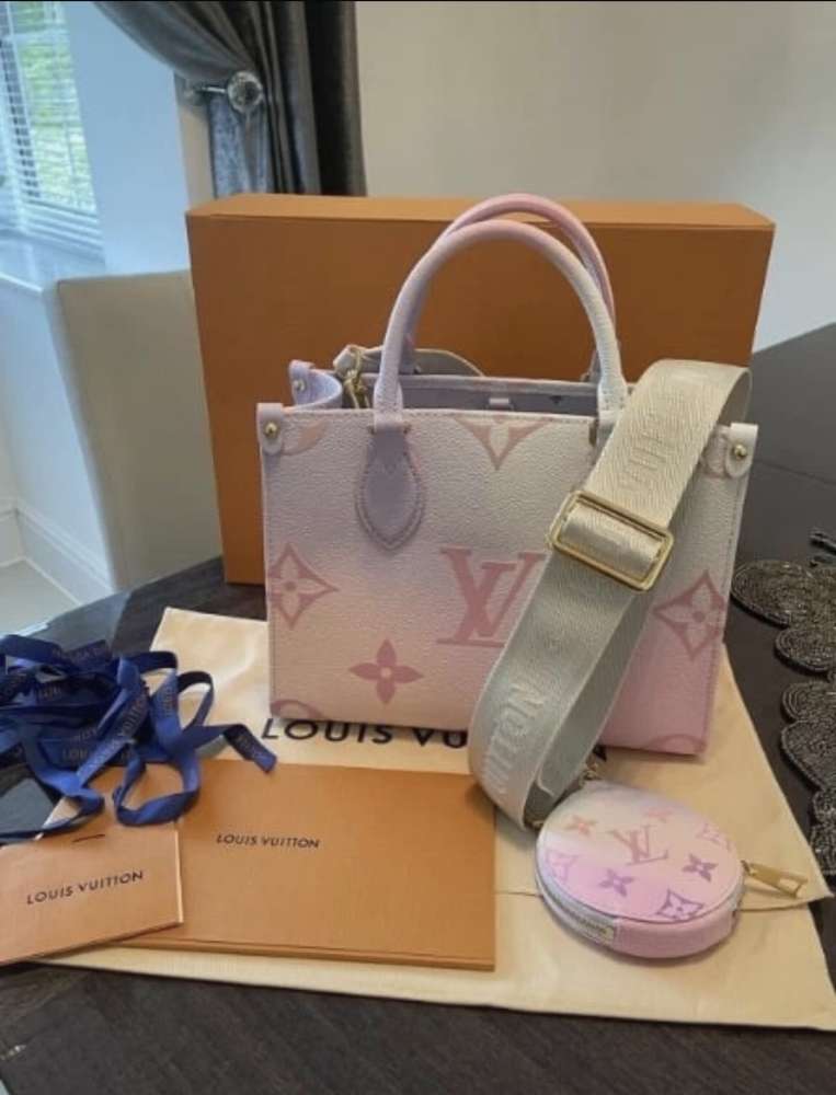 Louis Vuitton Onthego MM