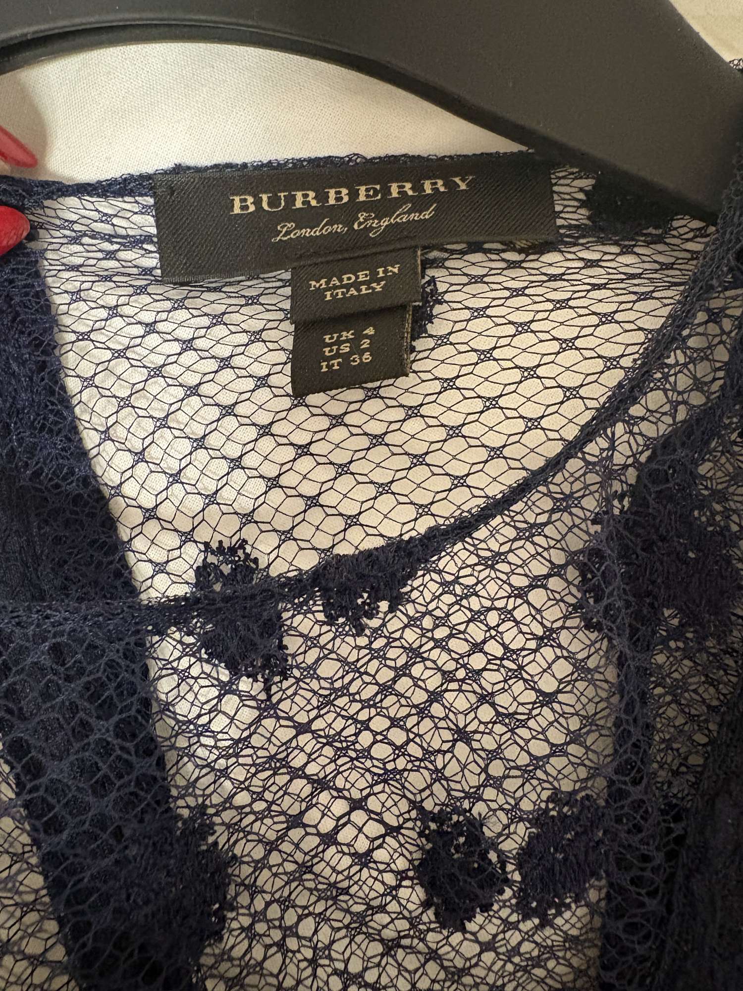 Burberry čipkované šaty