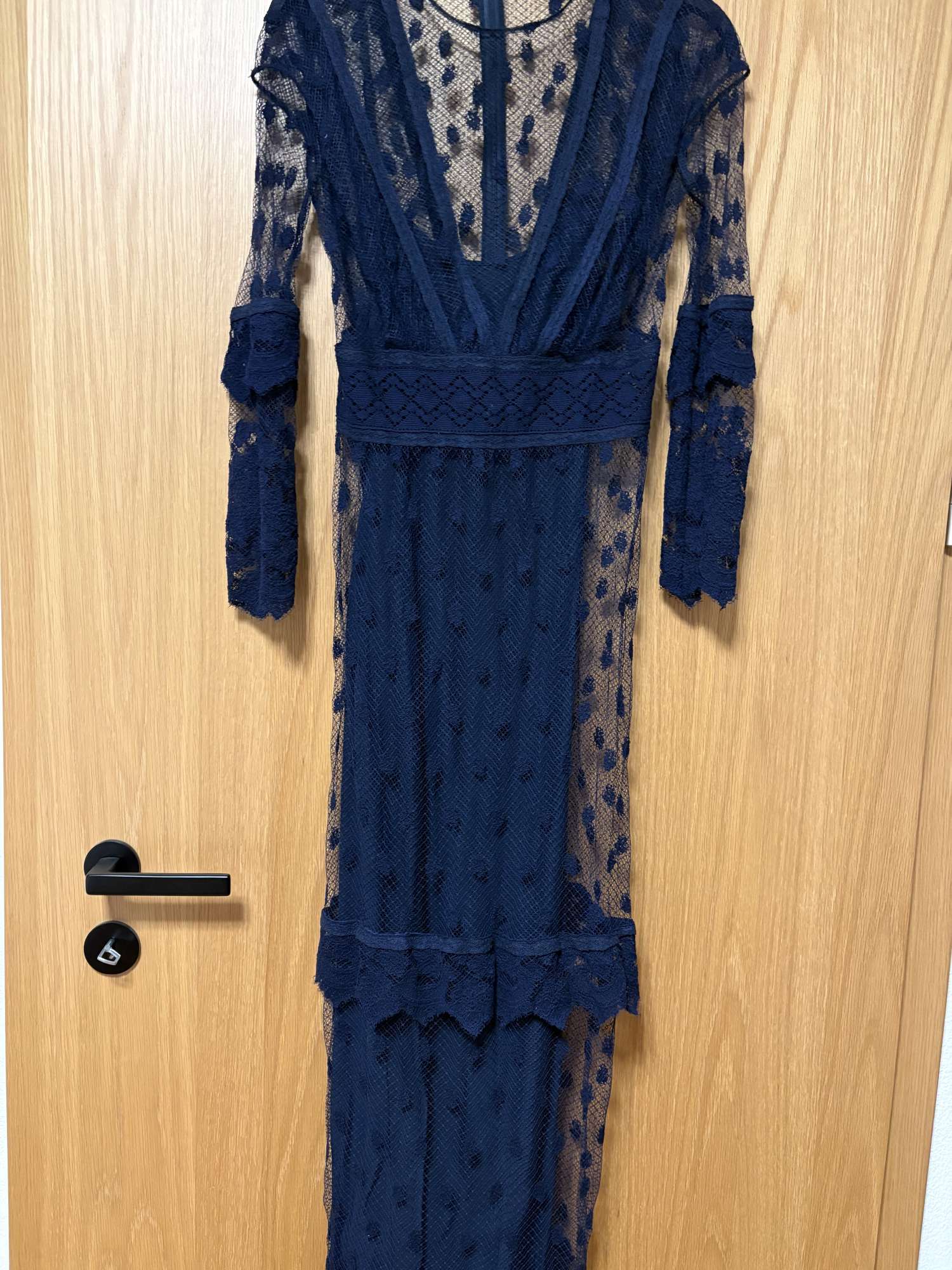 Burberry čipkované šaty