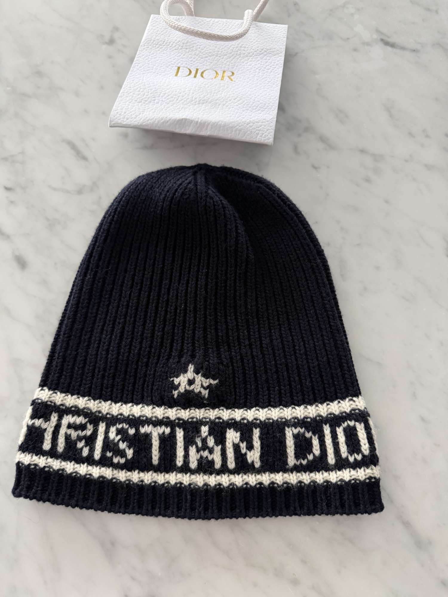 Christian Dior čiapka