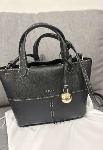 https://www.vipluxury.sk/Furla kabelka