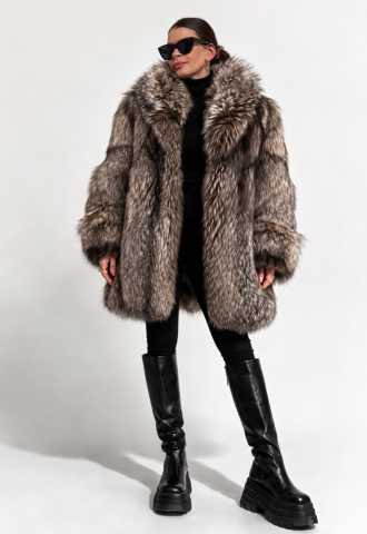 https://www.vipluxury.sk/Luxusný kožuch z pravej líšky s výrazným golierom