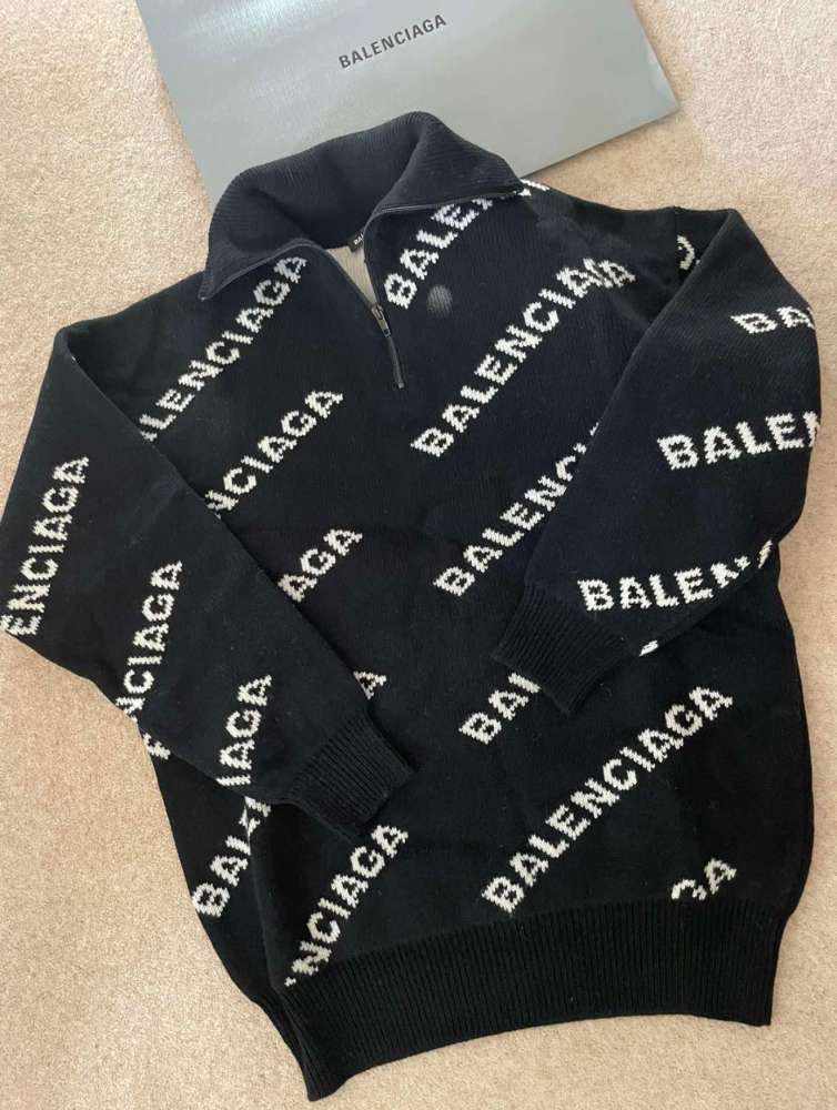 Balenciaga sveter