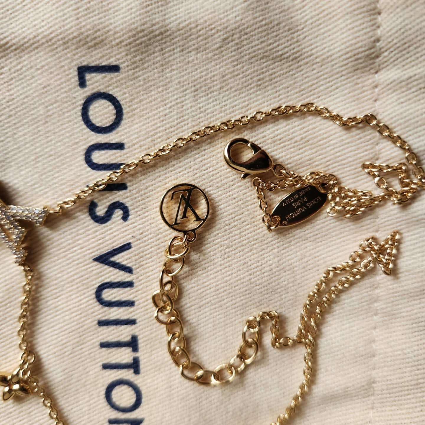 Louis Vuitton Nahrdelnik