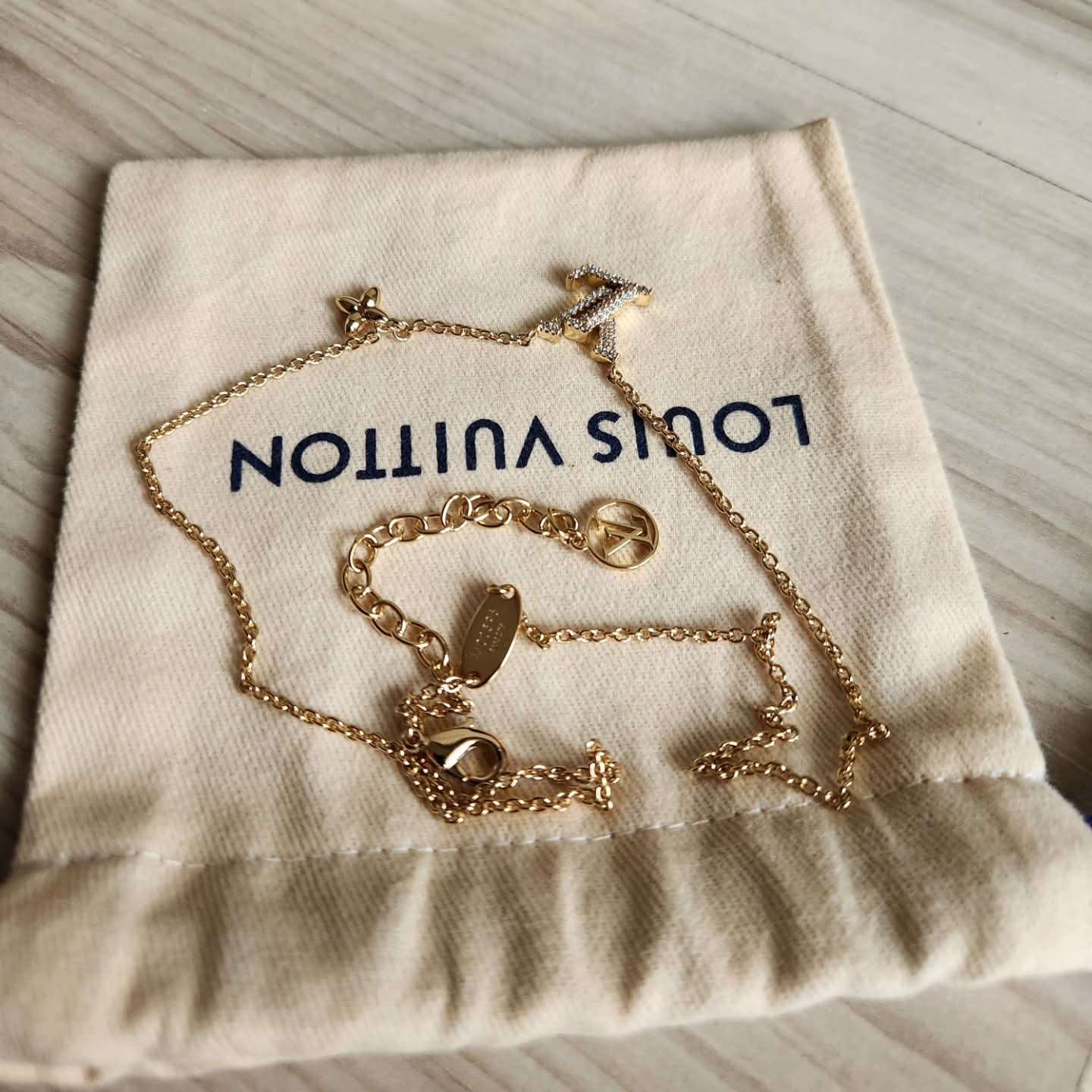 Louis Vuitton Nahrdelnik