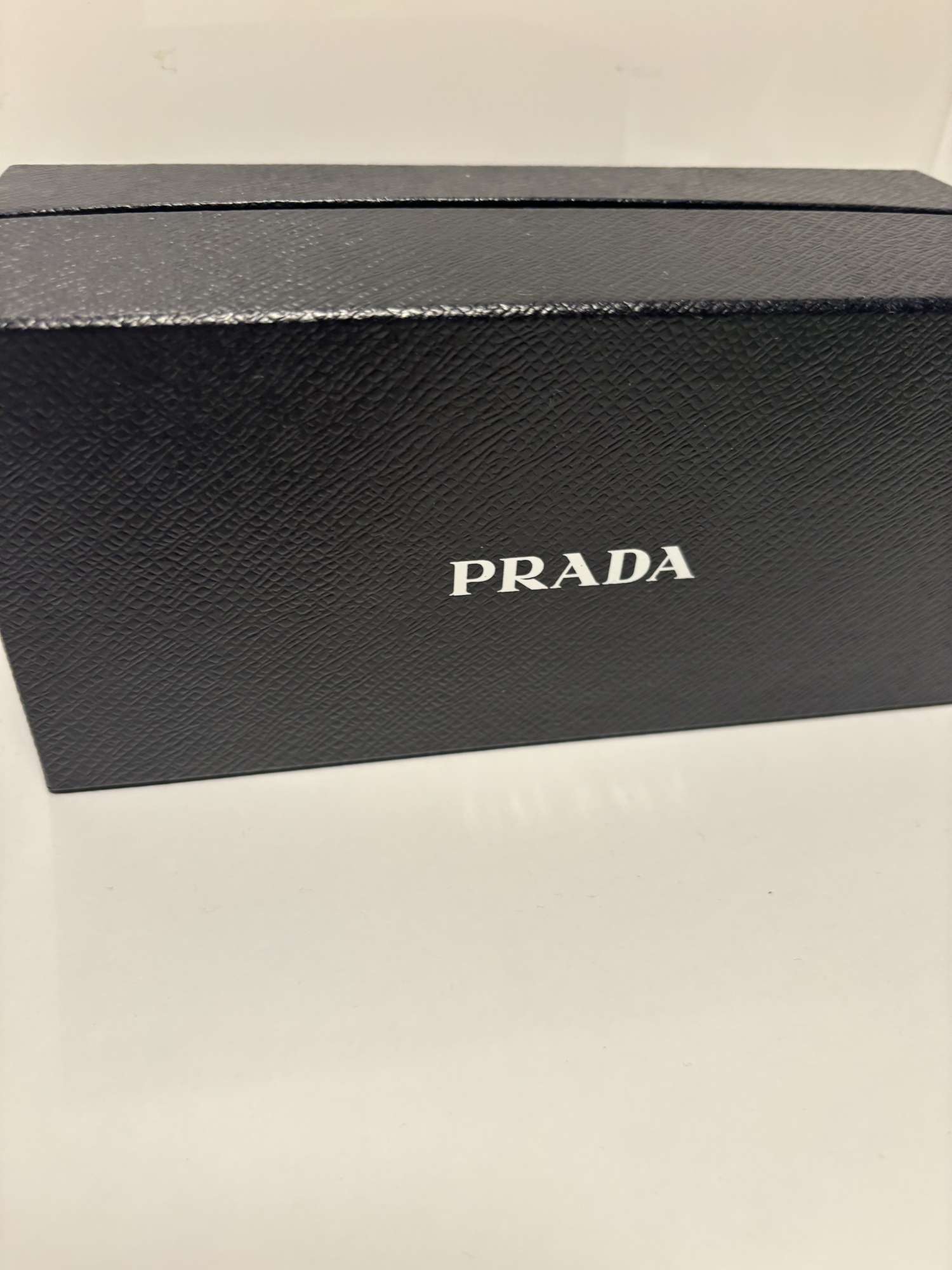Prada - slnečne okuliare