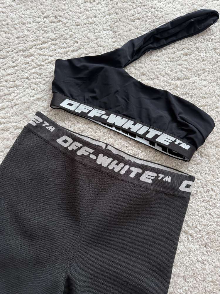 Off white set