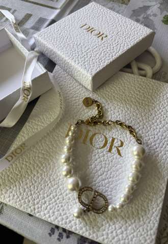 https://www.vipluxury.sk/Dior náramok