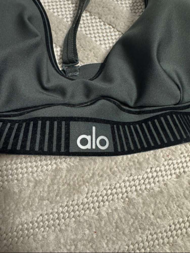 Alo yoga podprsenka