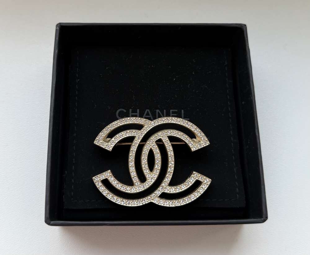 Chanel brož