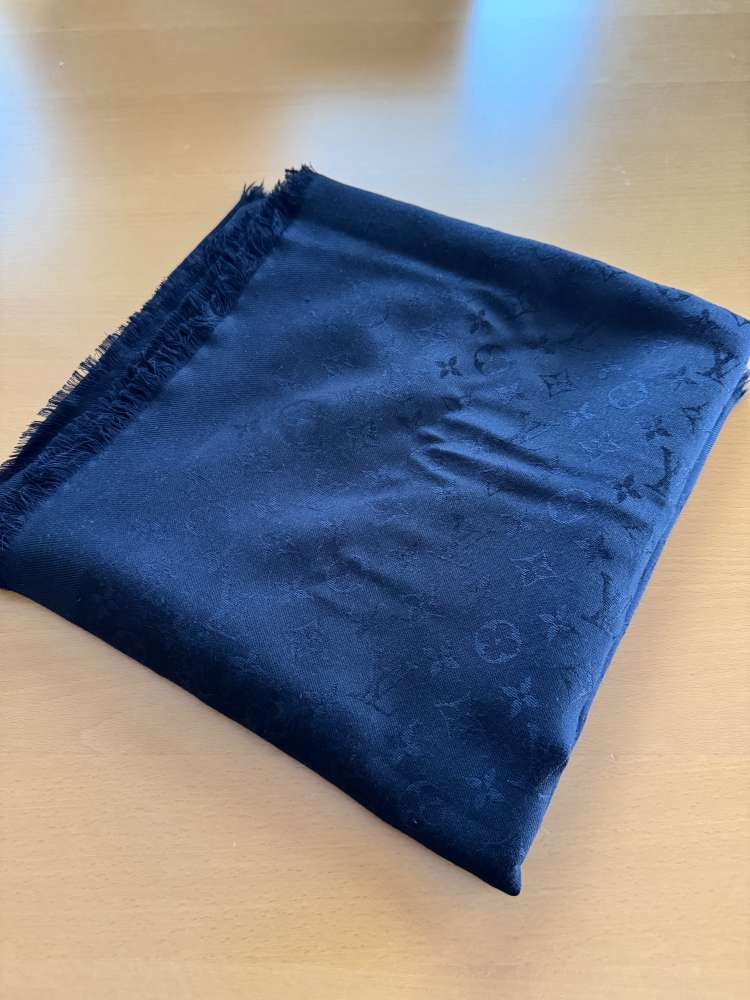 Louis Vuitton šál