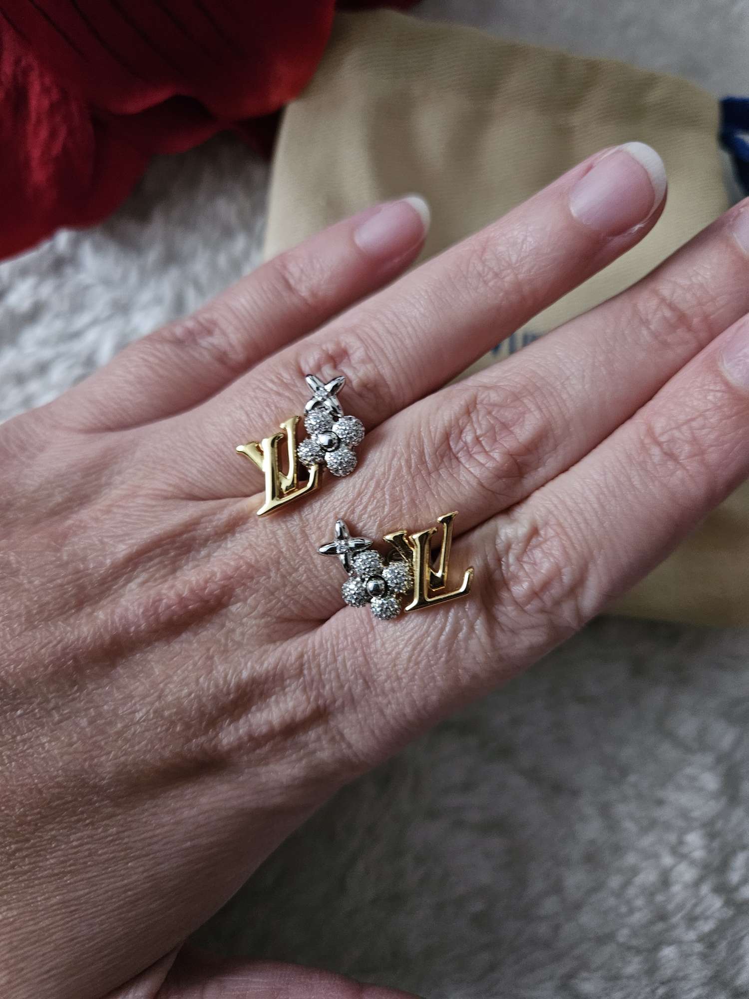 Nausnice Louis Vuitton