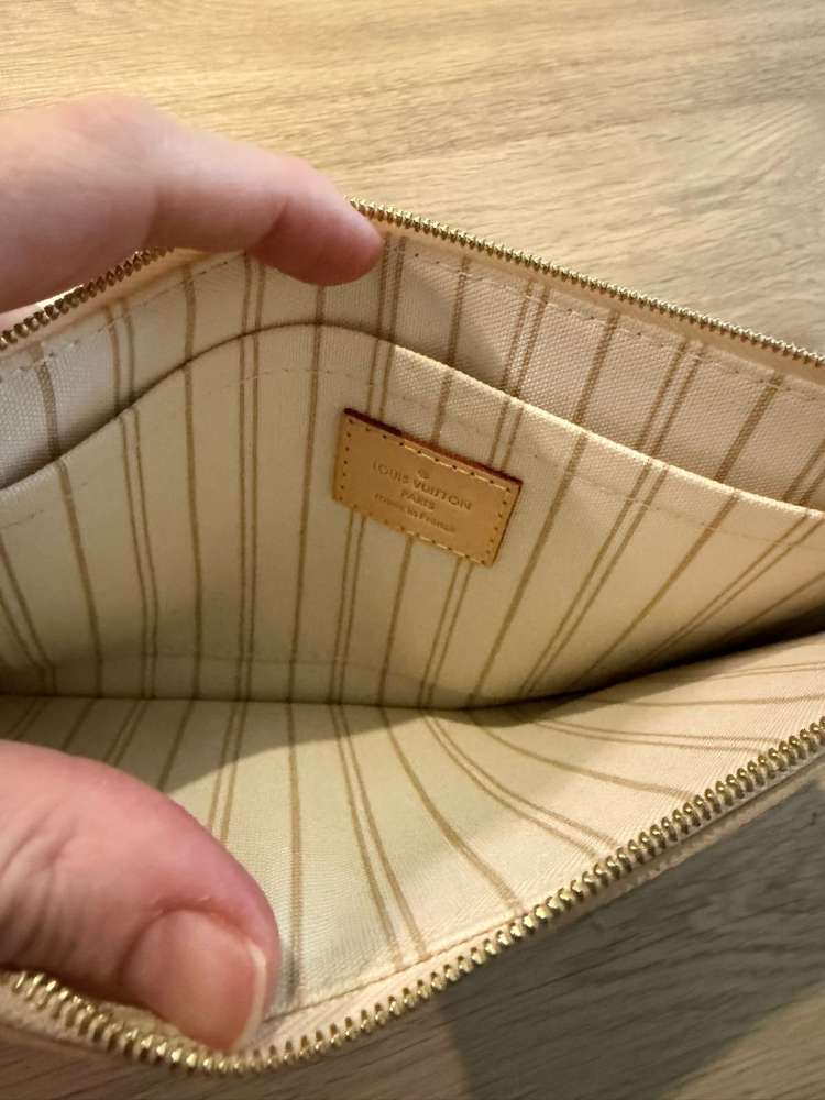 Pouch louis vuitton