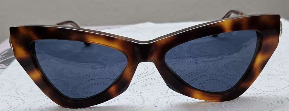 Jimmy Choo slnečné okuliare.