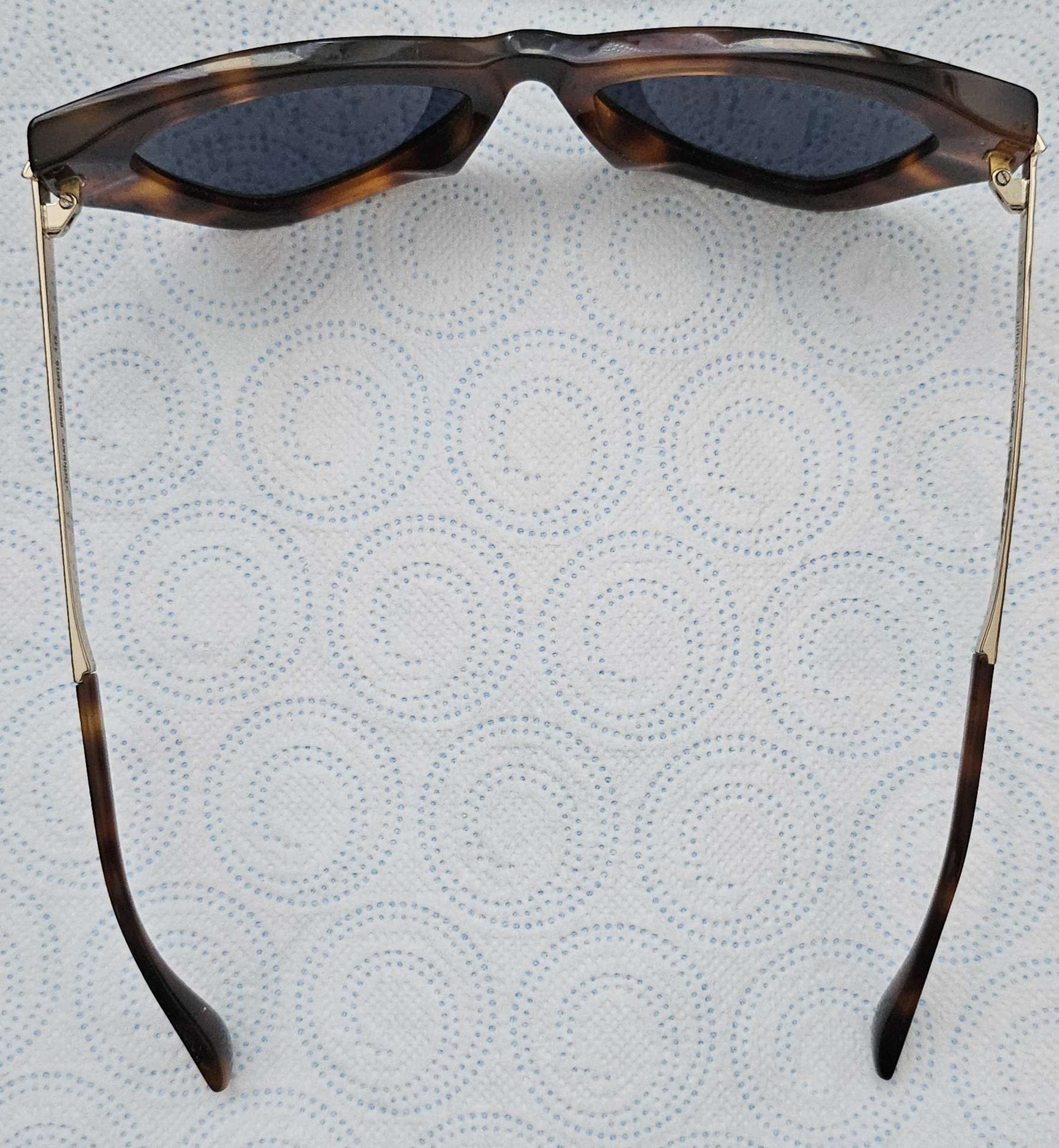 Jimmy Choo slnečné okuliare.