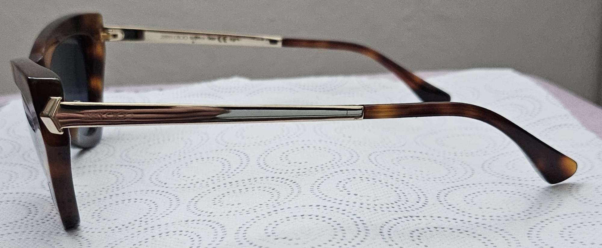 Jimmy Choo slnečné okuliare.