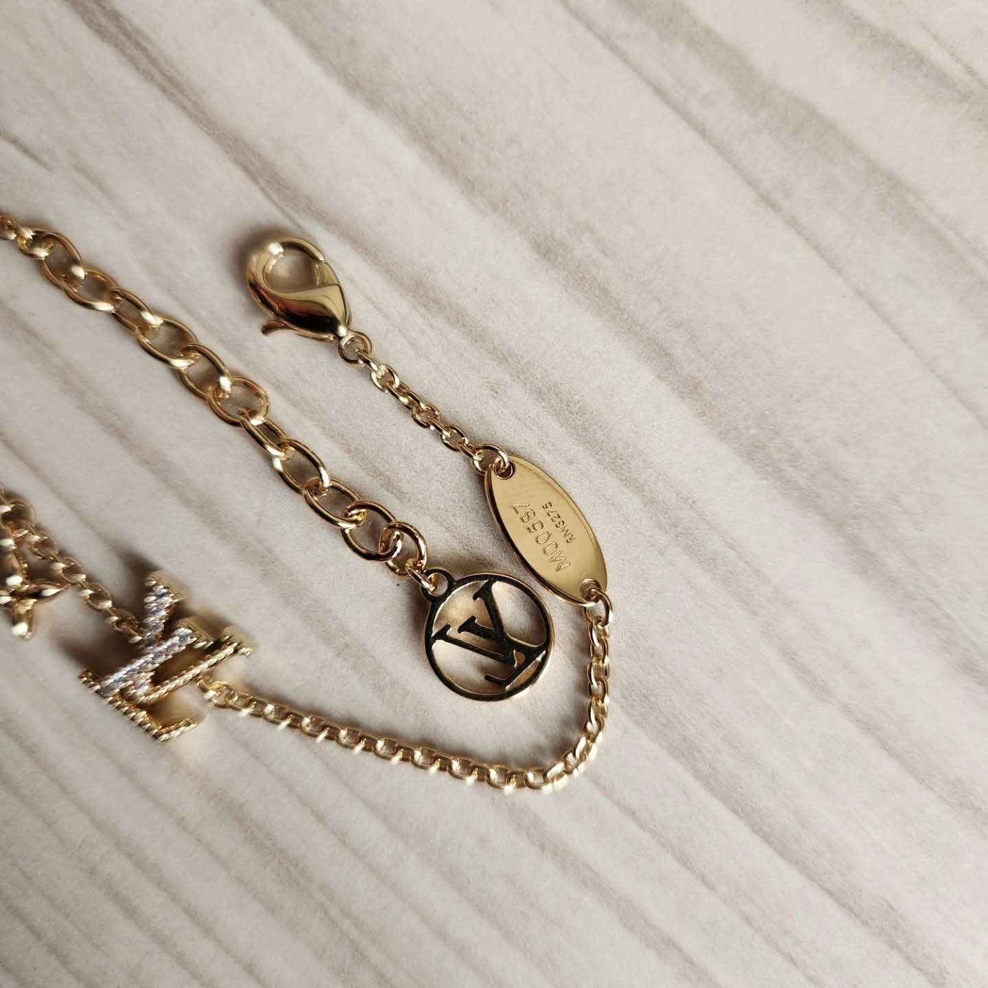 Louis Vuitton Naramek