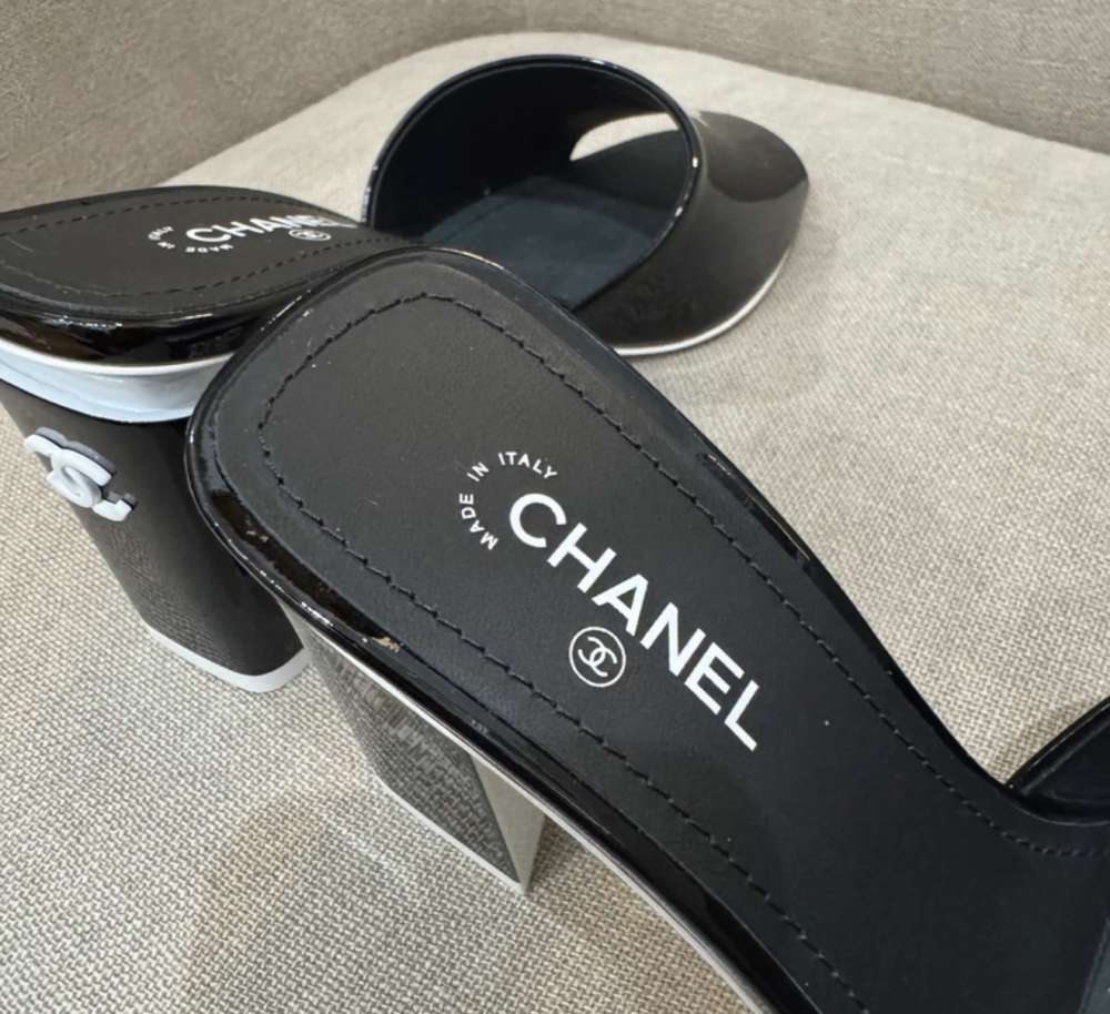 Chanel sandalky
