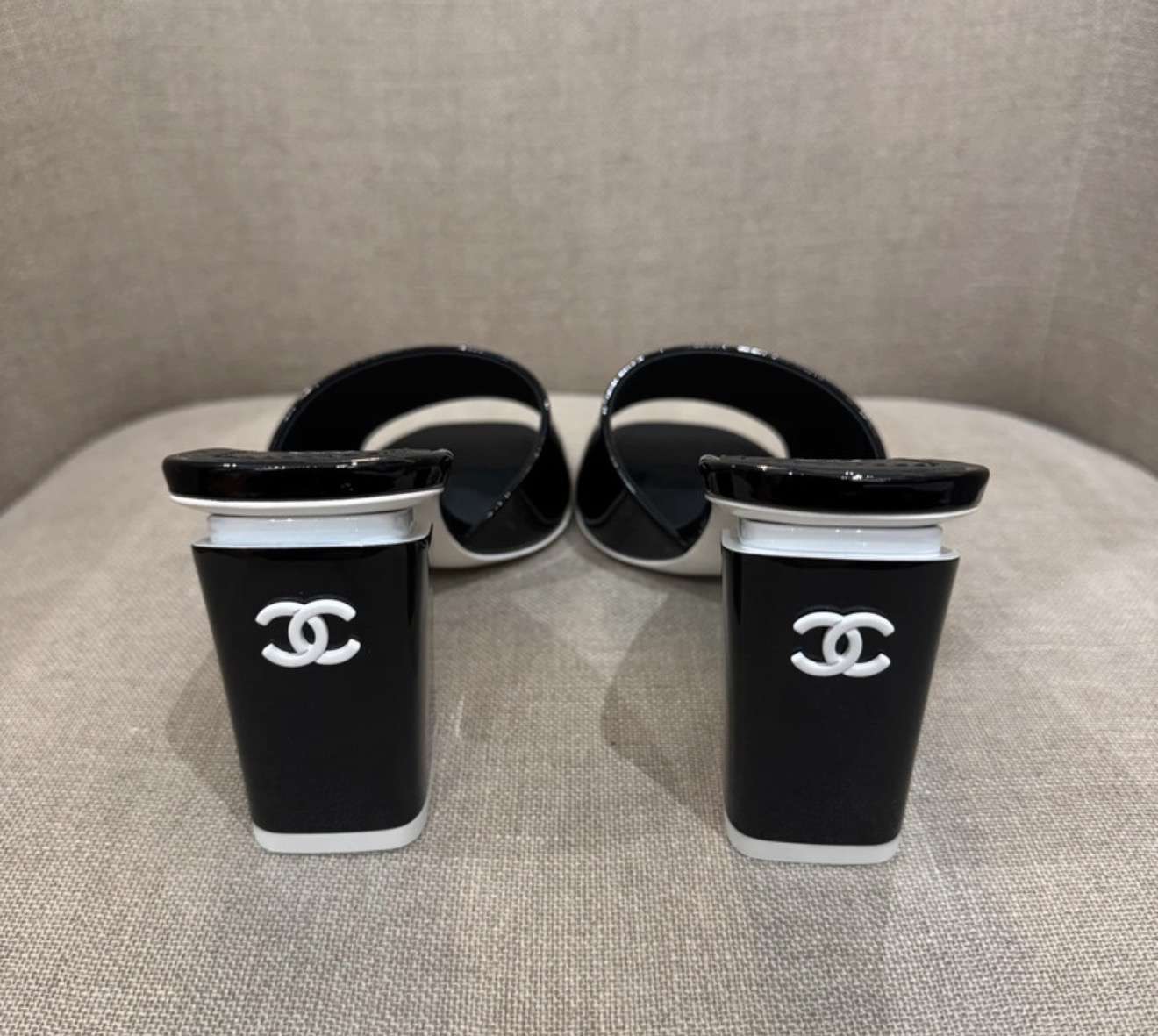 Chanel sandalky