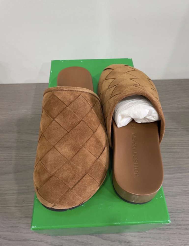 Bottega Veneta šľapky