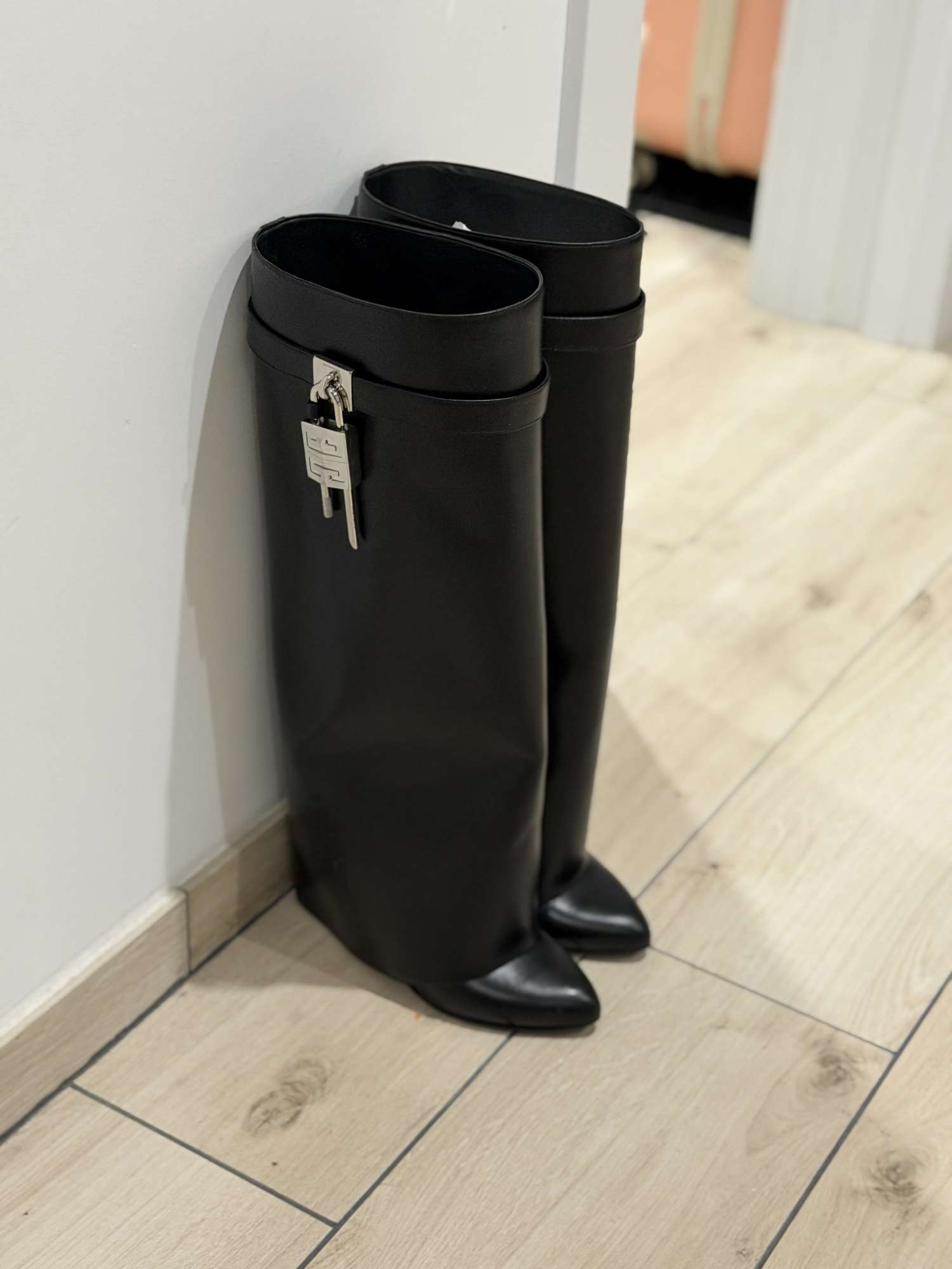 Givenchy boots black Shark