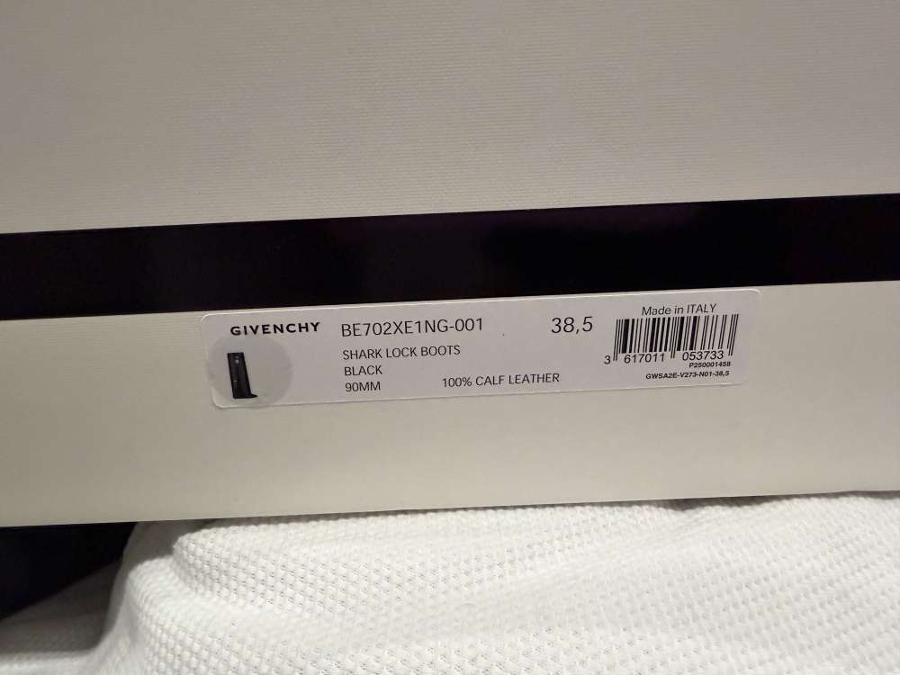 Givenchy boots black Shark