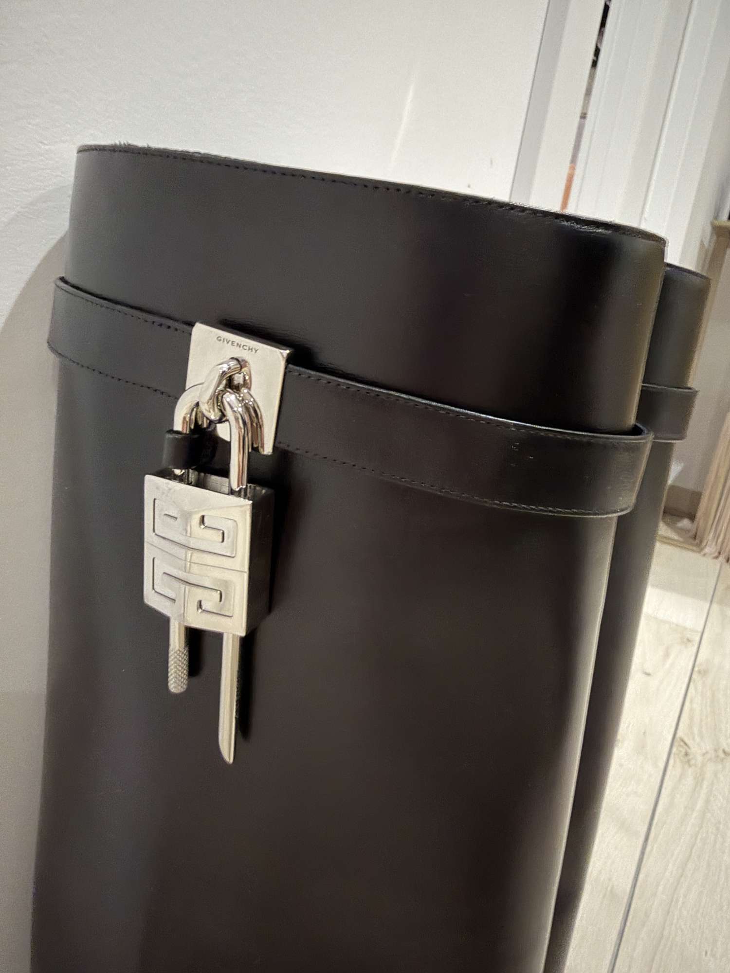 Givenchy boots black Shark