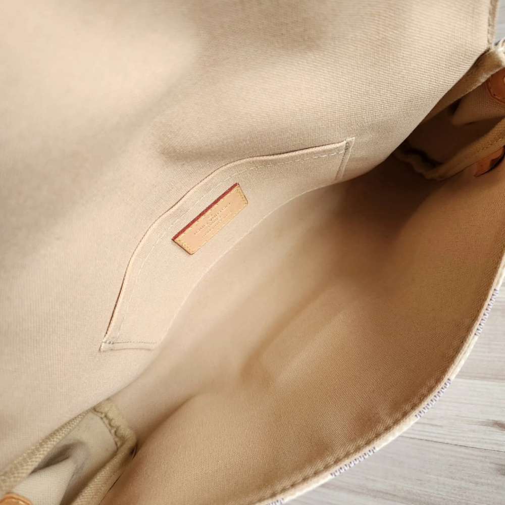 Louis Vuitton Favorite MM