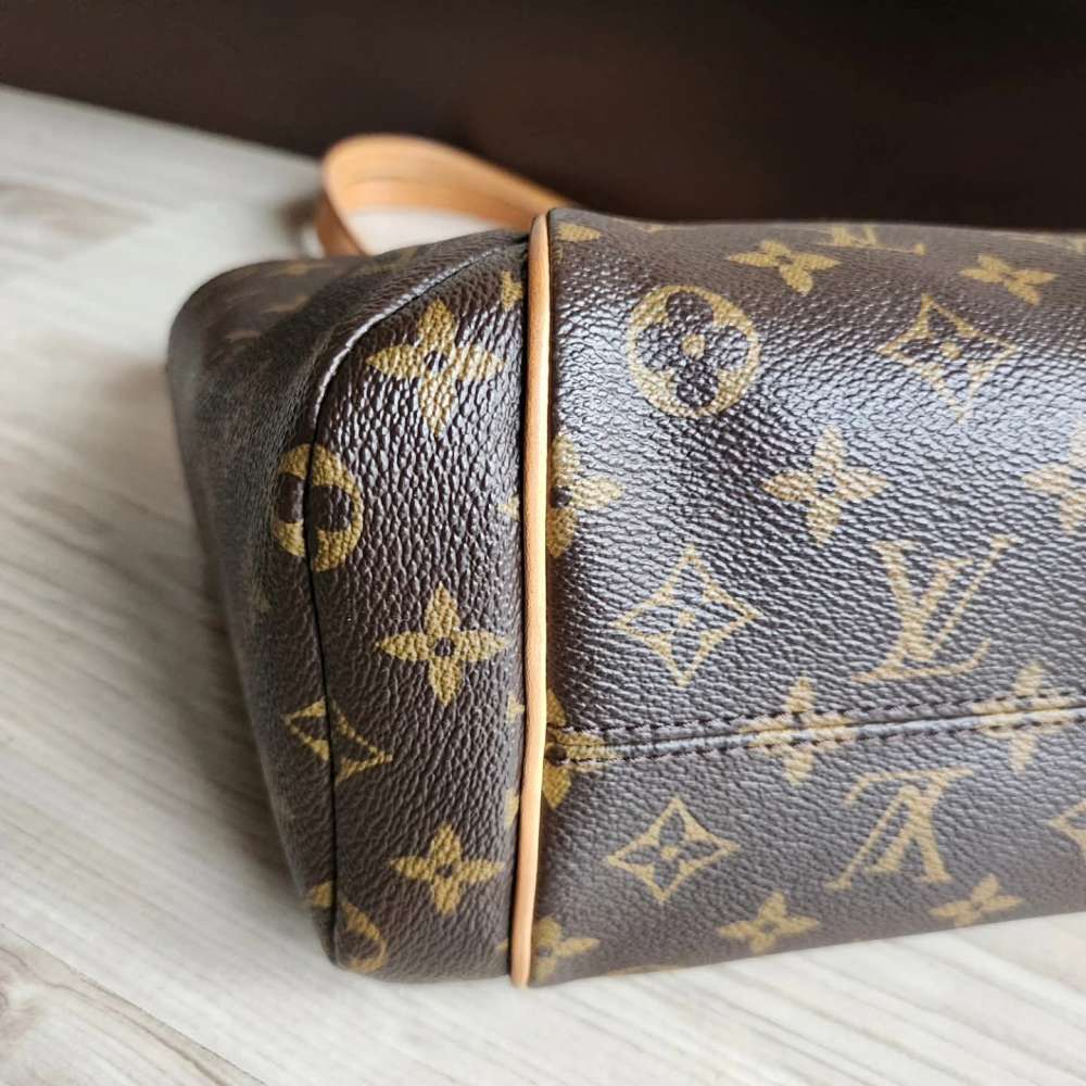 Louis Vuitton Totally