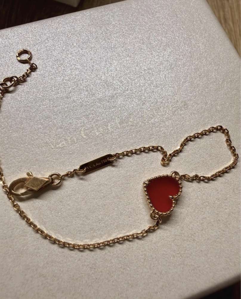 Van Cleef arpels naramok