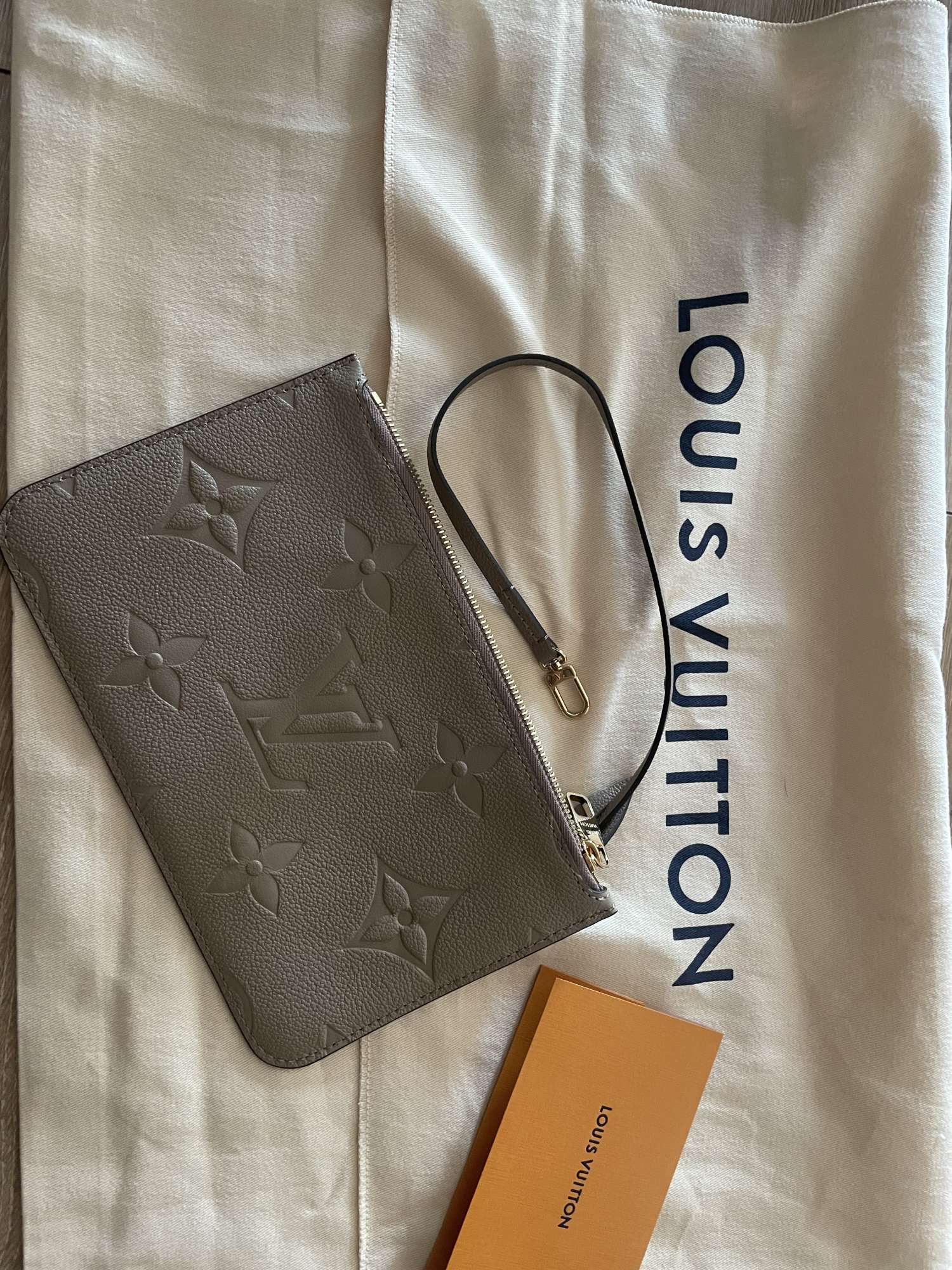 louis vuitton Clutch, uplne novy