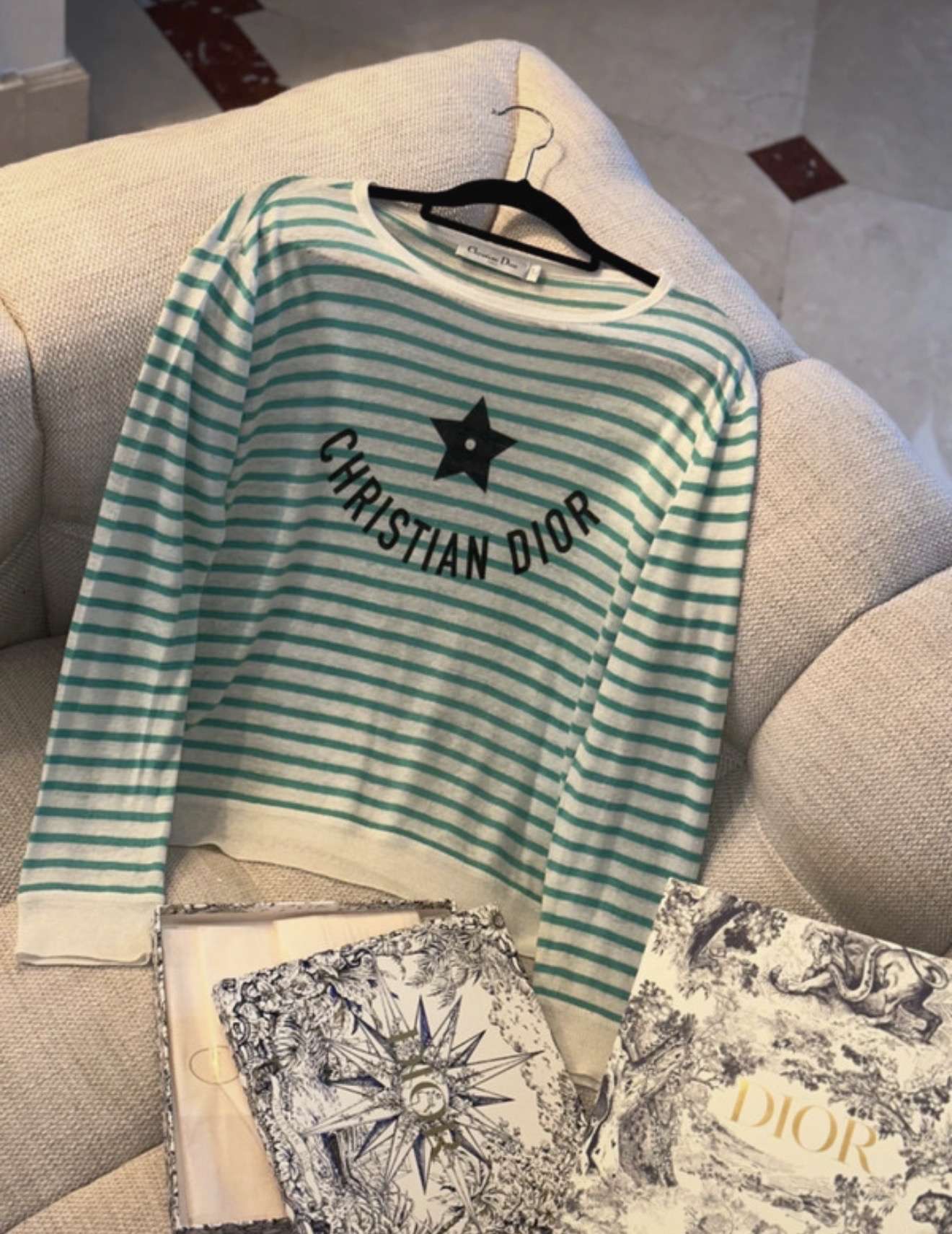 Dior natelnik