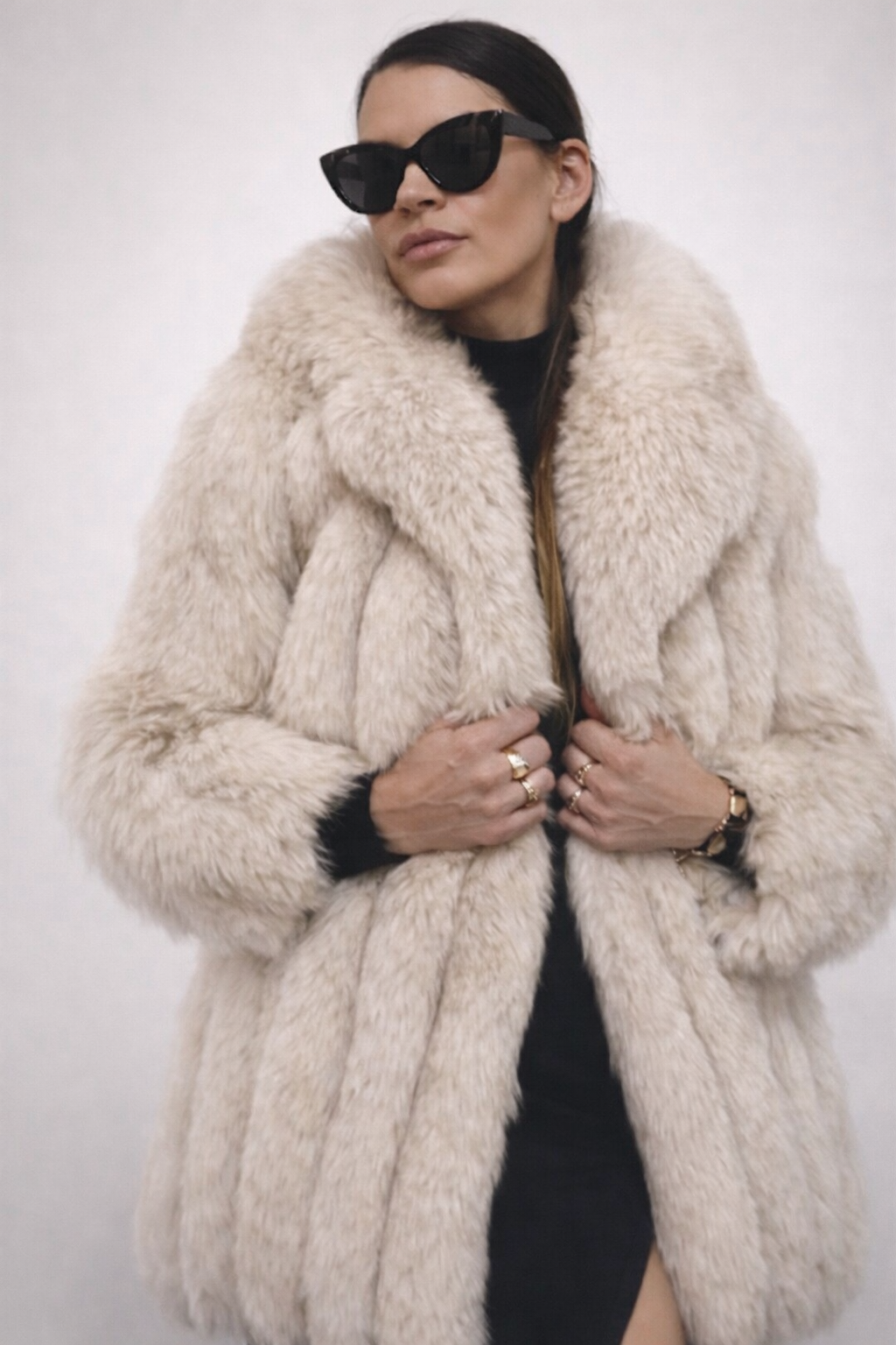 Luxusný kožuch z pravej líšky – svetlá krémovo-strieborná