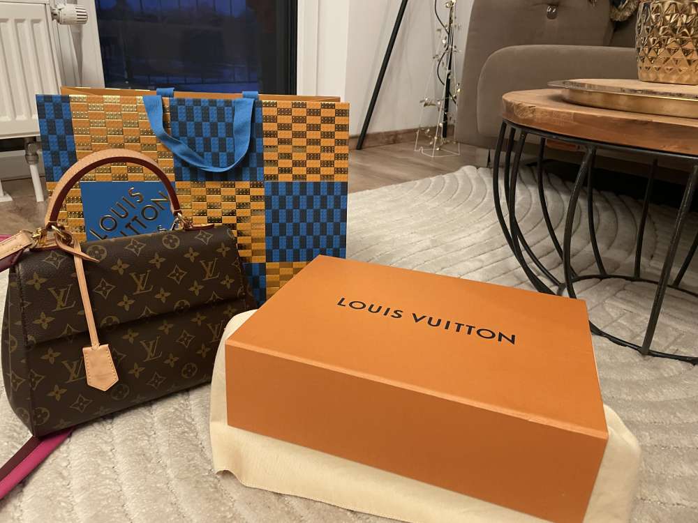 Louis Vuitton Cluny BB