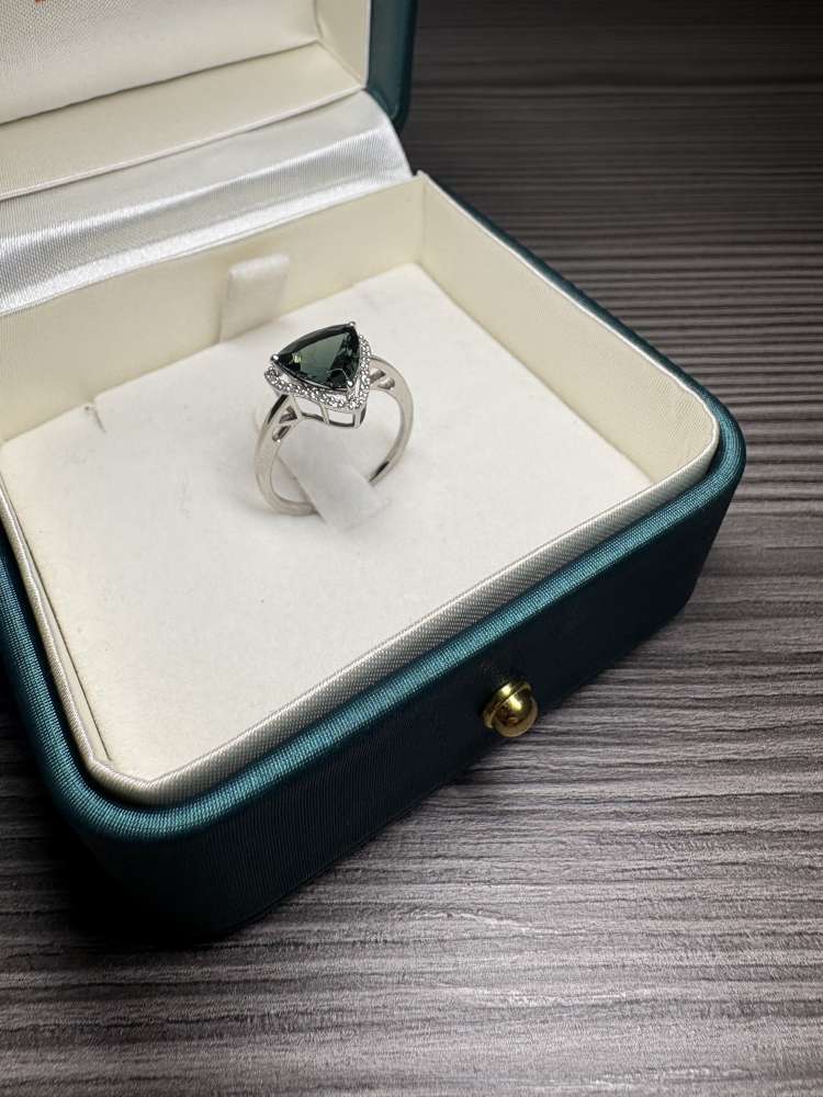 Luxusný platinový prsteň s prírodným turmalínom 2.47ct