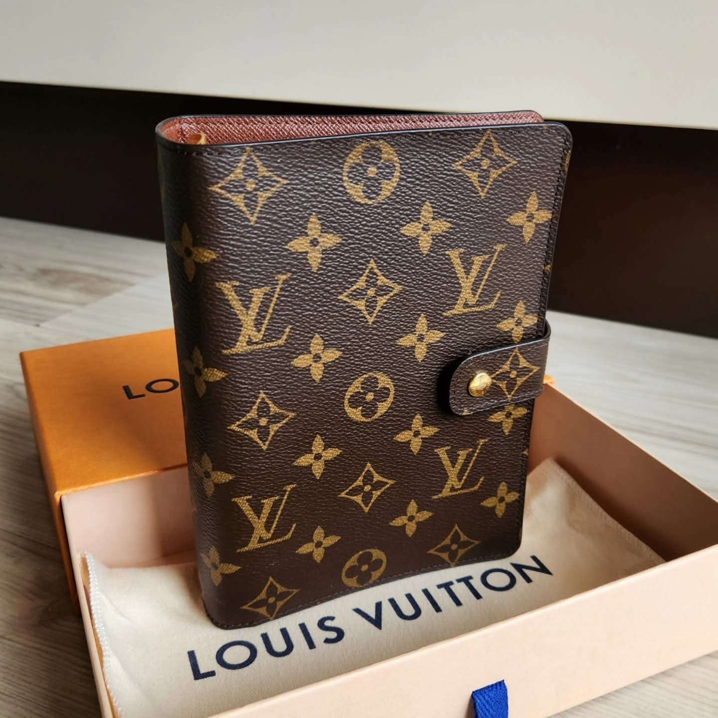 Louis Vuitton Agenda MM