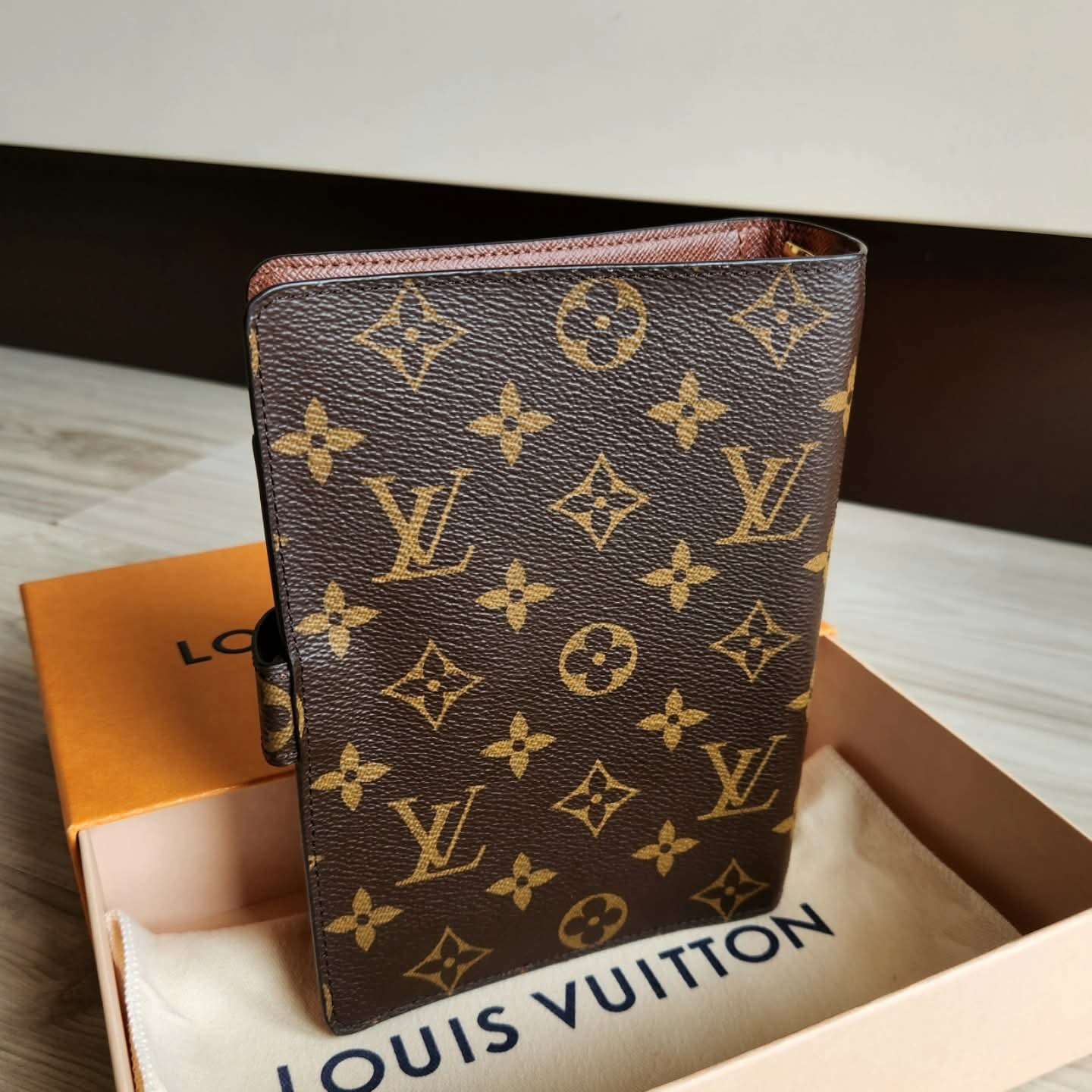 Louis Vuitton Agenda MM