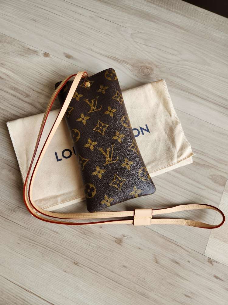 Louis Vuitton Pouzdro