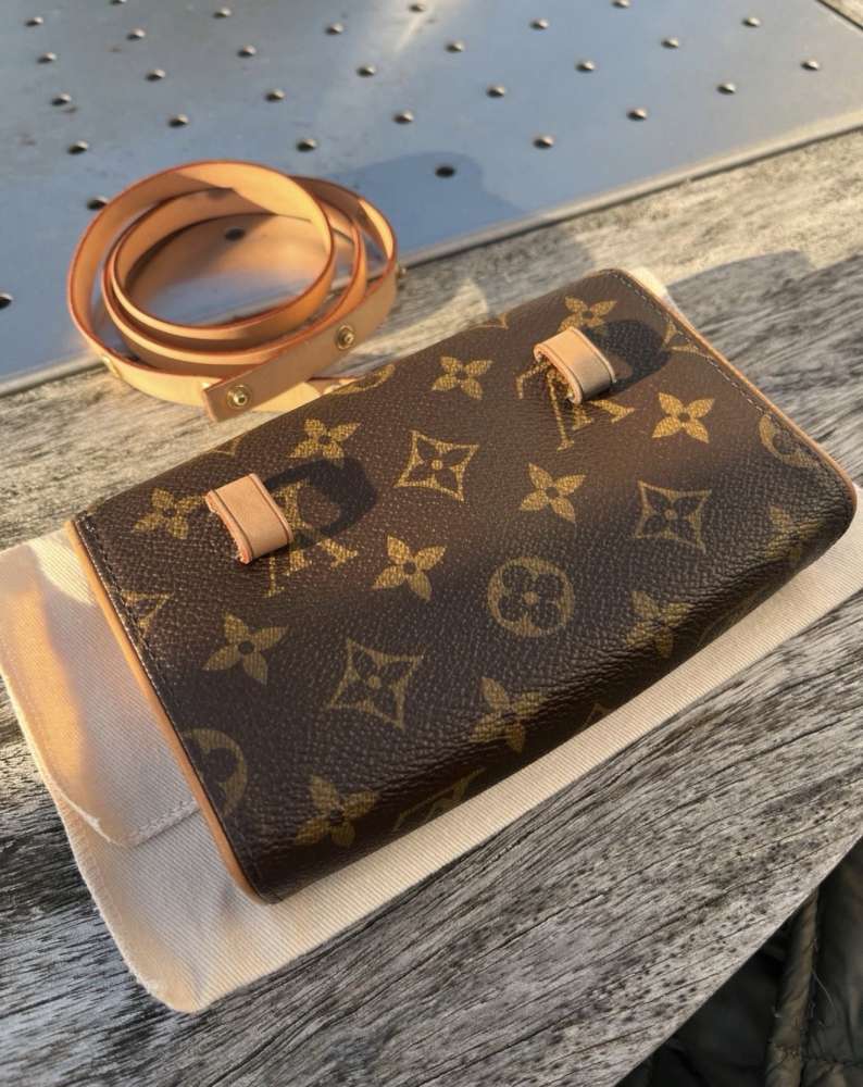 Louis Vuitton beltbag