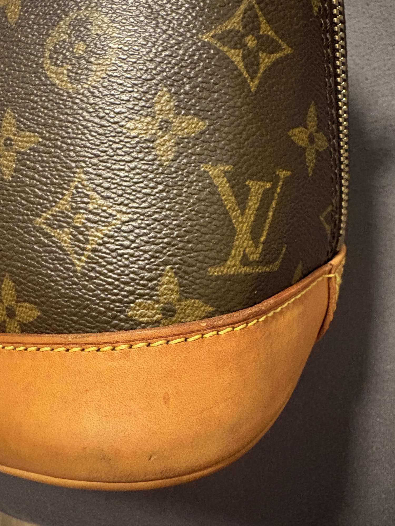 Louis Vuitton Alma PM