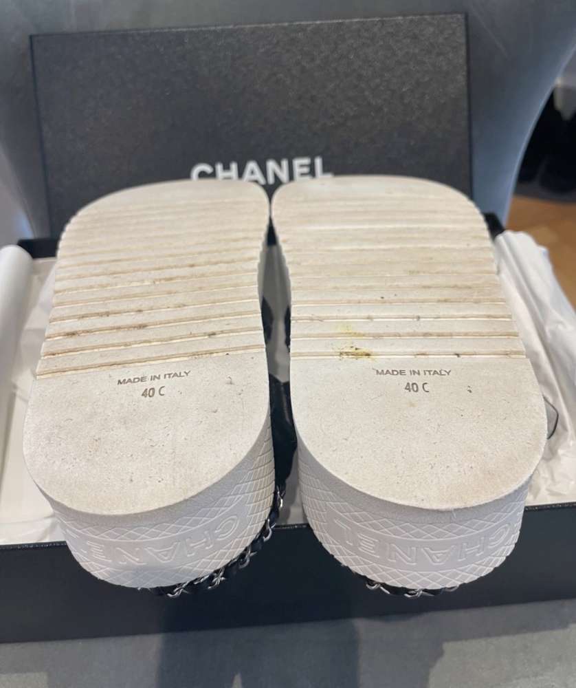 Chanel sandalky
