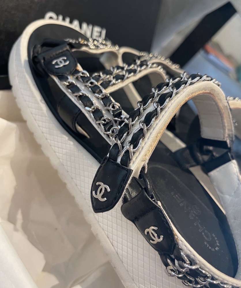Chanel sandalky