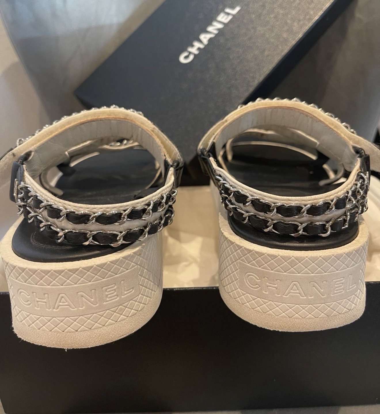 Chanel sandalky