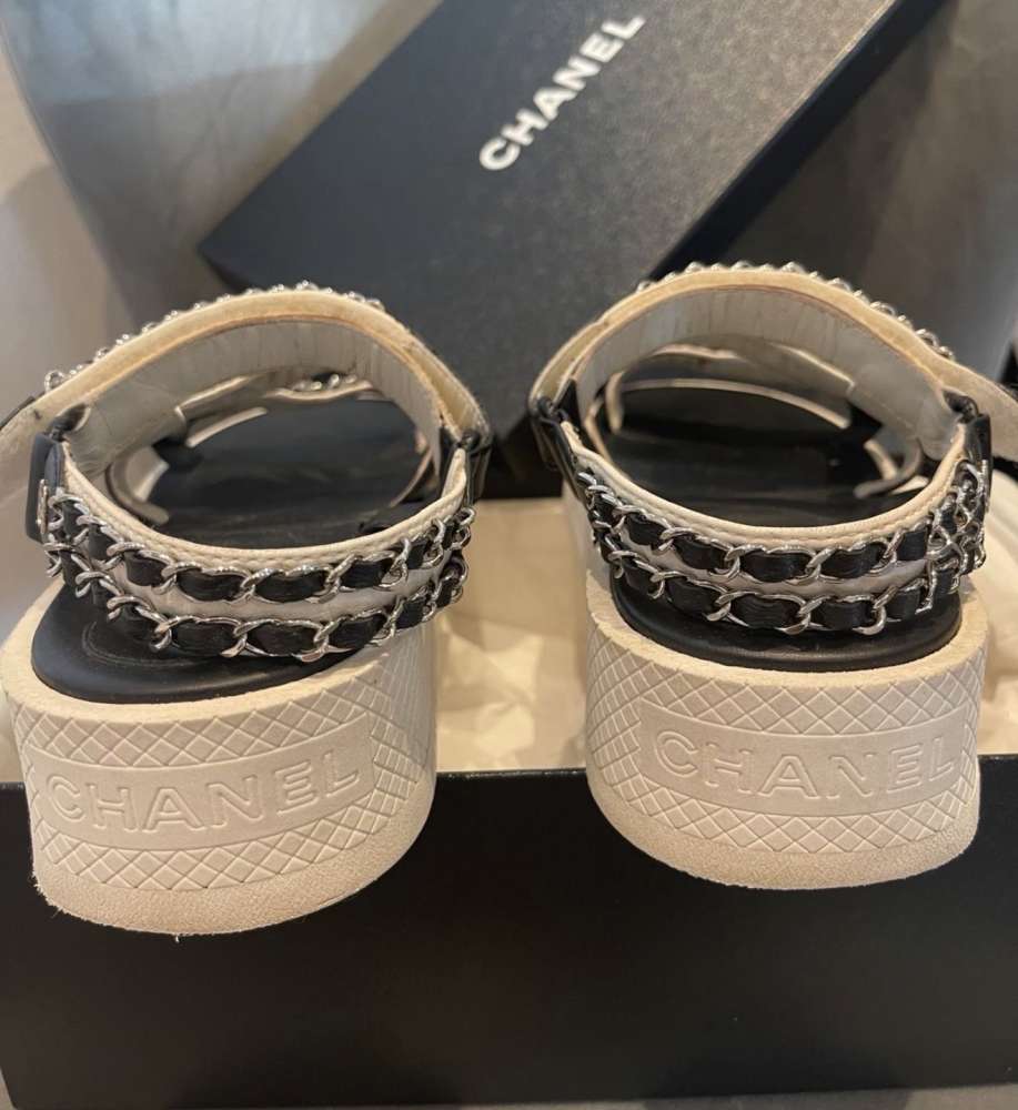 Chanel sandalky