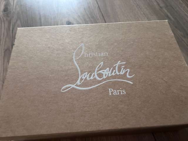 Louboutin lodicky